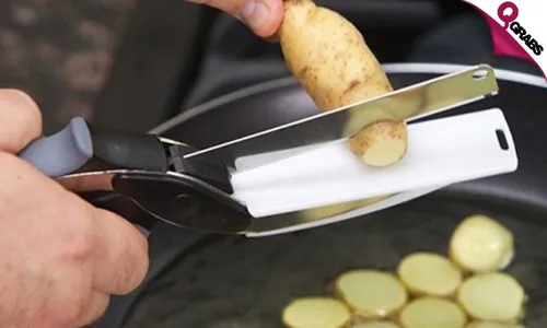 2-in-1: Knife & Chopping Board Scissors!